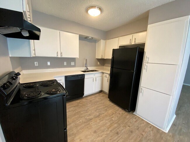 Foto del edificio - 9010-9010 Greenmound Ave