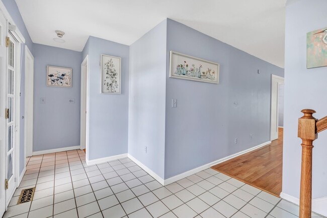 Building Photo - 104 Hickory Woods Ln