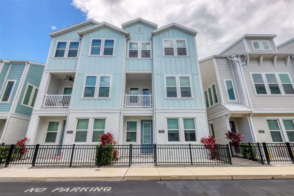 Foto principal - 2329 Lindstrom St