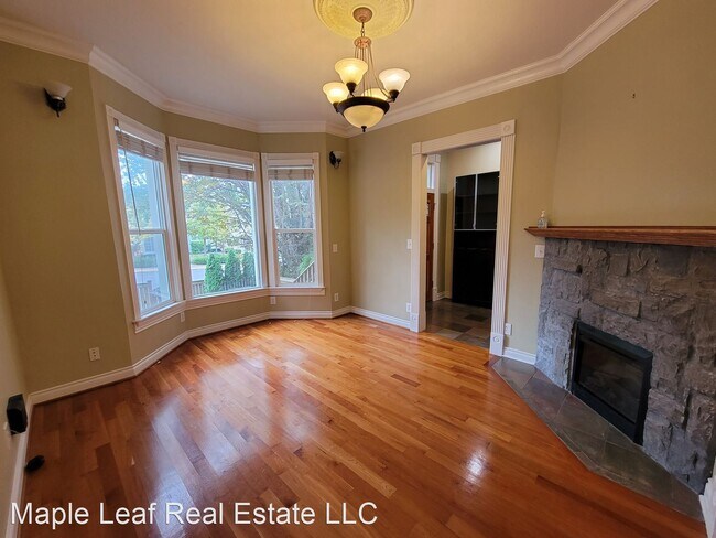 Building Photo - 4 br, 3 bath House - 621 21st Avenue