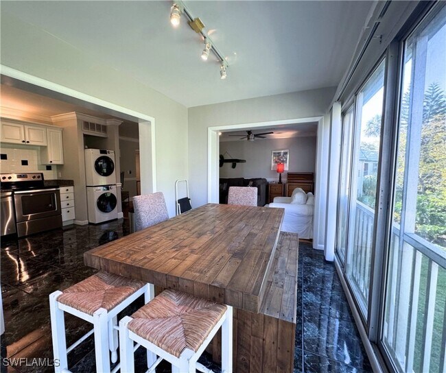 Building Photo - 112 Bobolink Way