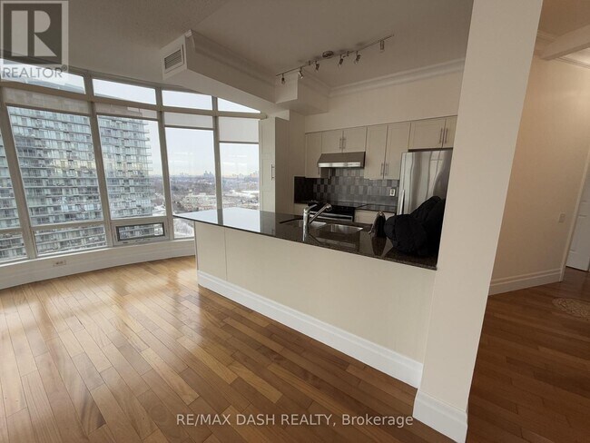 Photo du bâtiment - 15 Windermere Ave