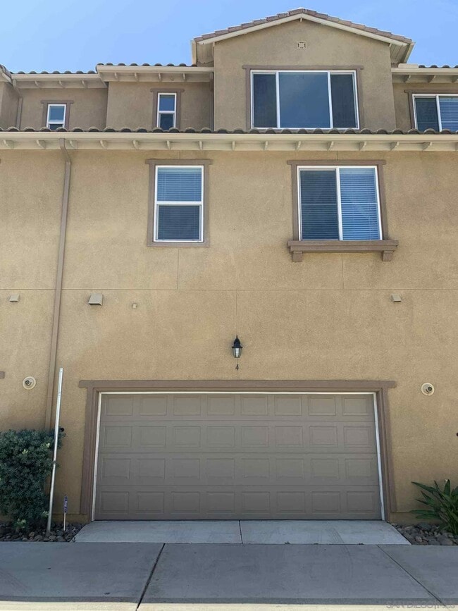 Building Photo - 1367 Santa Diana Rd