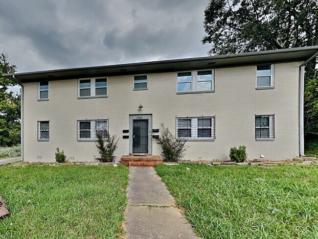 Building Photo - 7745 Madrid Ave