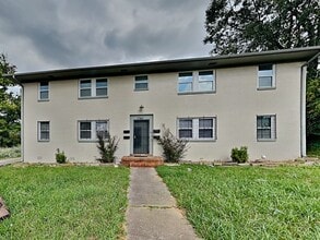 Building Photo - 7745 Madrid Ave