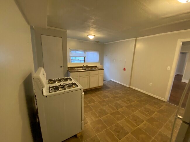Building Photo - 1137 Jennette Ave NW