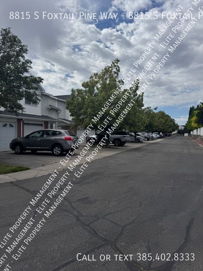 Foto del edificio - 8815 Foxtail Pine Way