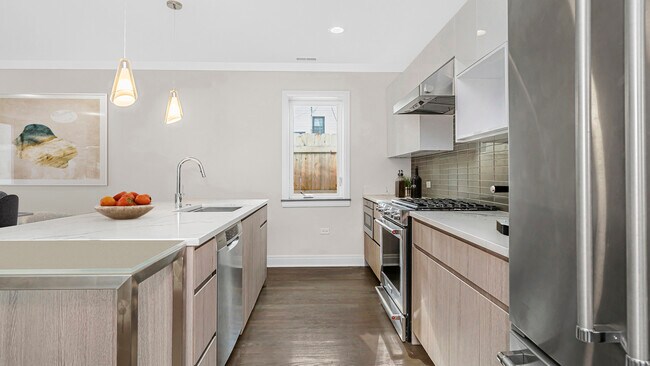 Foto del edificio - 1320 W Lexington St