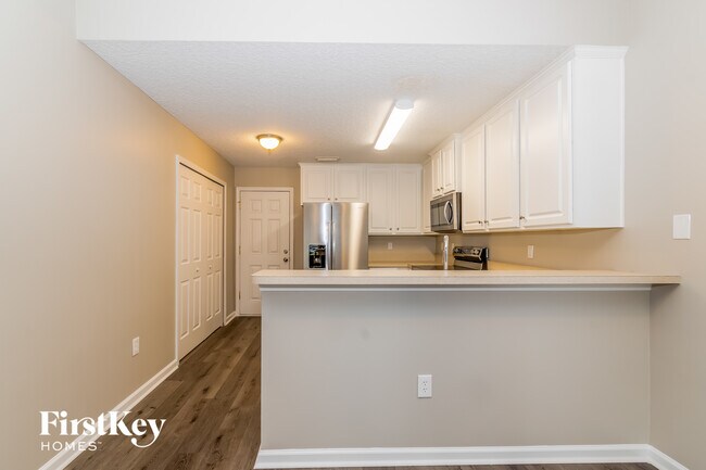 Foto del edificio - 3875 Pebble Brooke Circle South