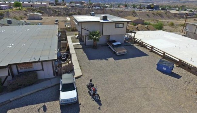 Foto del edificio - 1587 Sierra Vista Dr
