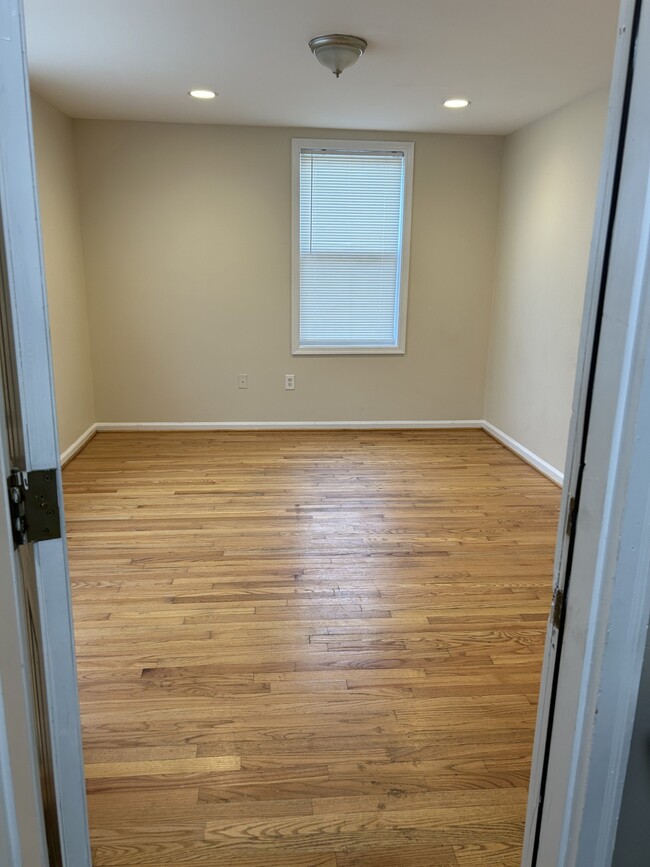 Living Room - 1275 Meigs Pl NE