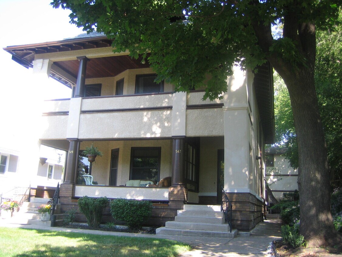 Primary Photo - 547 Grand Hl