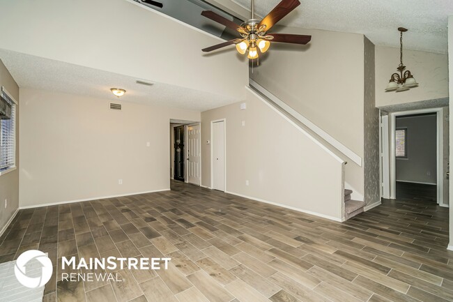 Building Photo - 637 Buffalo Bend