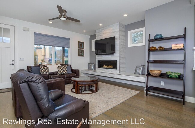 Foto del edificio - 4 br, 4.5 bath House - 405 Stratford Road