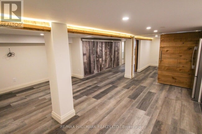 Building Photo - 371 St Clarens Ave