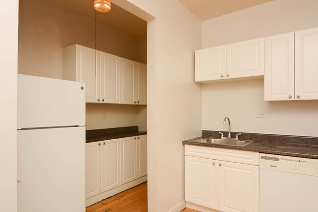 Foto del edificio - 1317.5 Oak Ave