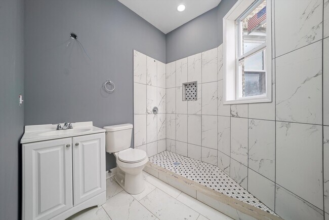 Building Photo - 7214 S Saint Lawrence Ave