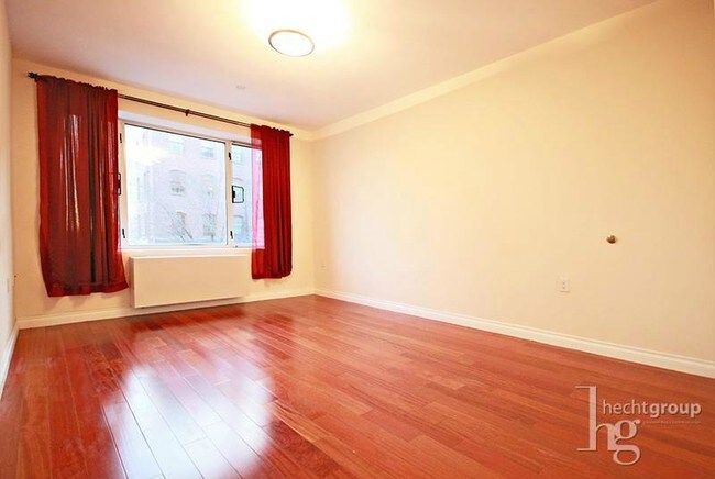 Foto del edificio - 3085 Vernon Blvd