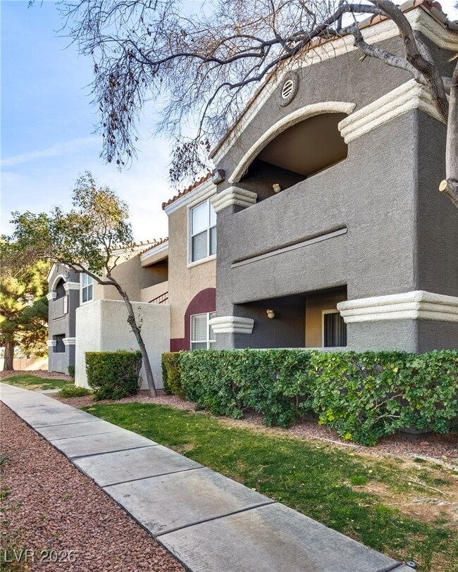 Building Photo - 5055 W Hacienda Ave