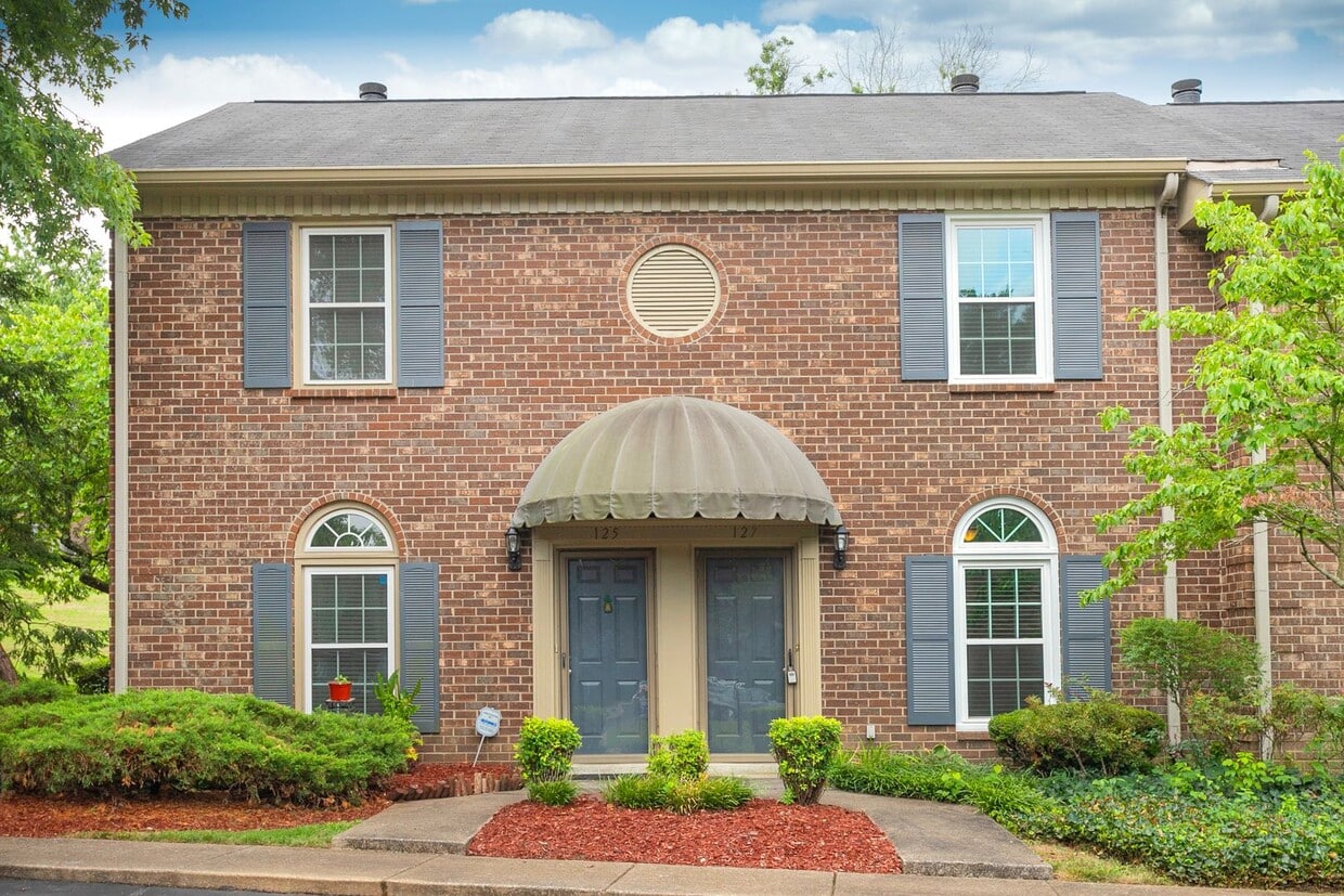 Primary Photo - 127 Lakebrink Dr
