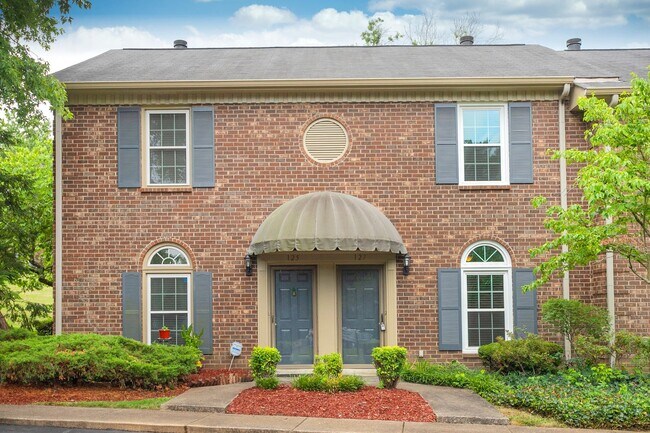 Photo - 127 Lakebrink Dr House