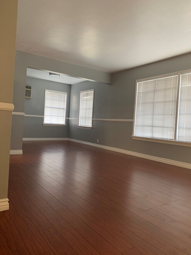Living Room - 357 S Sierra Madre Blvd
