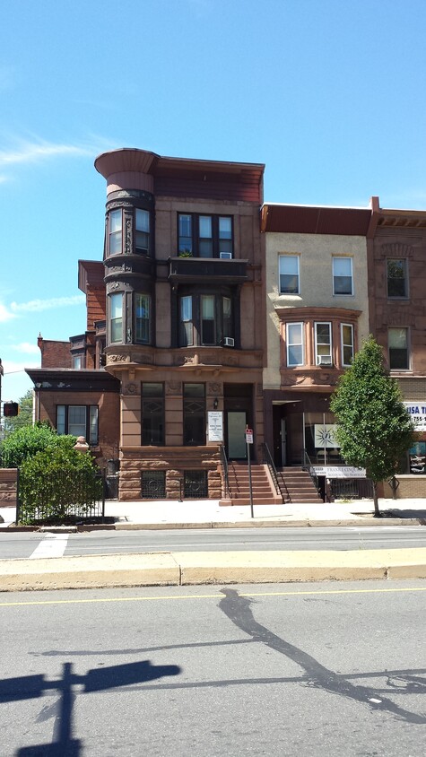 Front of Bdg - Steps leads to Foyer Entrance - 2342 S Broad St