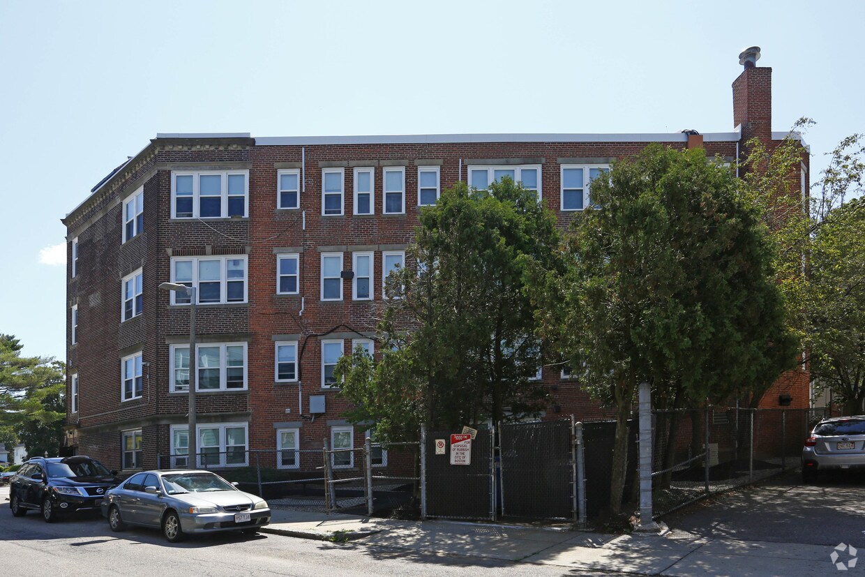 Building Photo - 457 Adams St