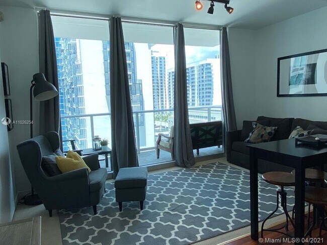 Building Photo - 300 S Biscayne Blvd