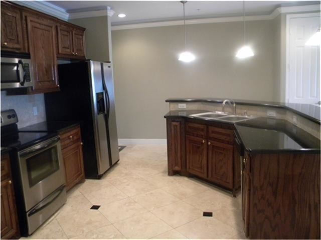 Building Photo - 7039 Kingston Cove Ln