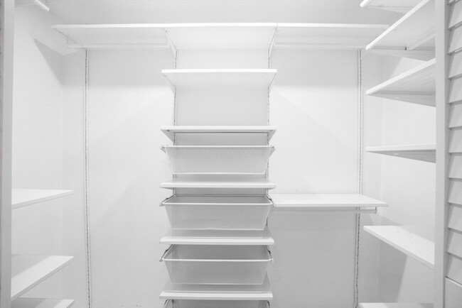 Foto del edificio - 82 McLellan St
