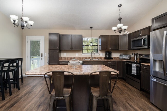 Foto del edificio - 112 Kings Mountain Ct
