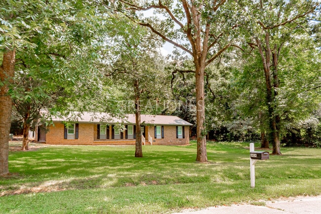 Building Photo - REDUCED!