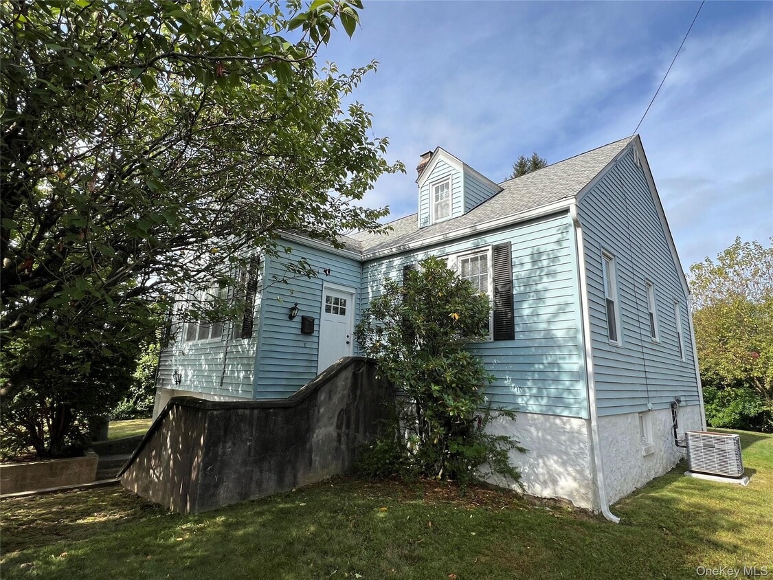 Primary Photo - 55 Macri Ave