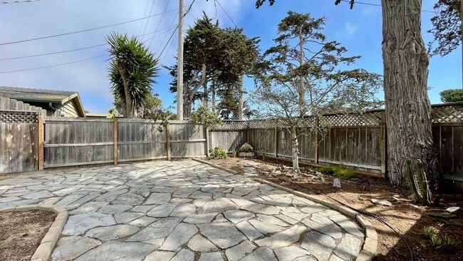 Building Photo - 822 Santa Maria Ave