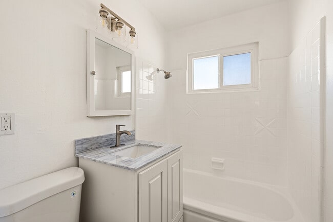 Foto del edificio - Canyon Edge Townhomes