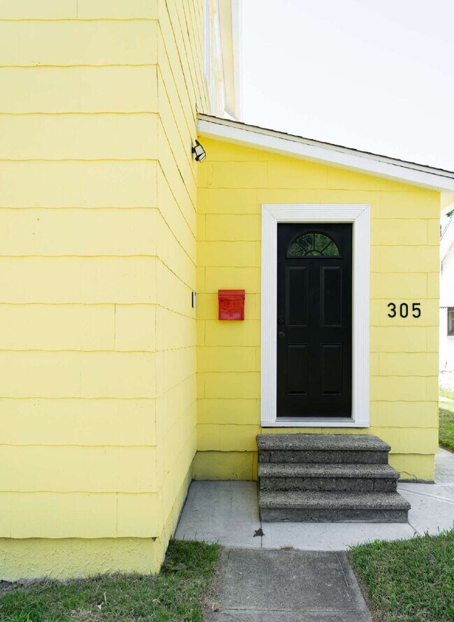 Photo - Student Housing Near the University of Dayton – Rent is $750 per bedroom (3 students), total leas... Apartment