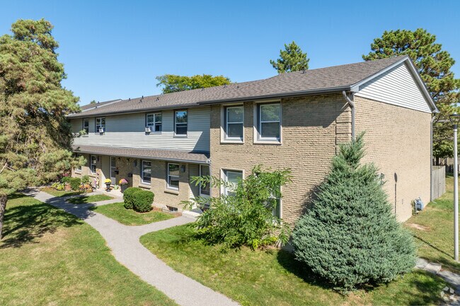 Photo du bâtiment - Berkshire Village