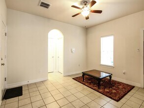 Building Photo - 2915 Paige St