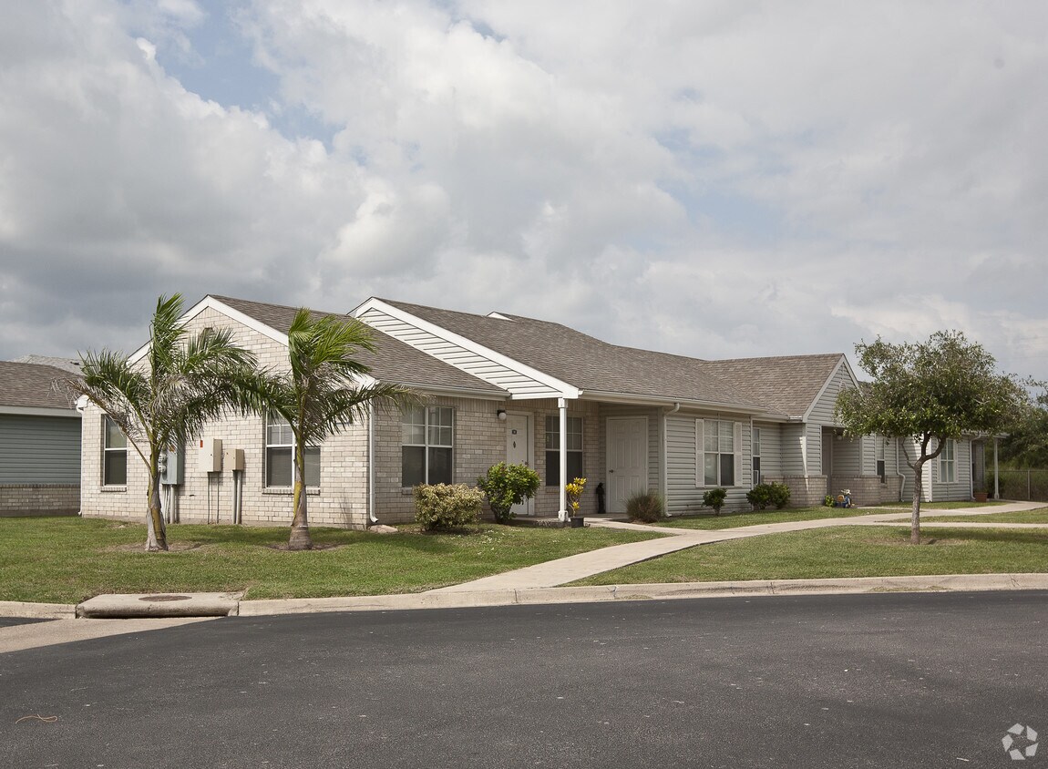 Beacon Bay Townhomes Apartments in Port Isabel, TX