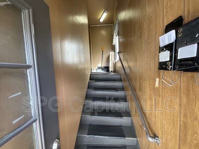 Building Photo - 31 W 3rd St