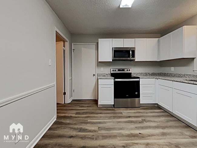 Building Photo - 6600 Barrington Dr