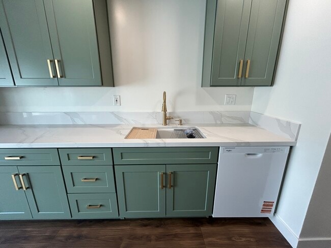 Cocina - 264 S Waverly St