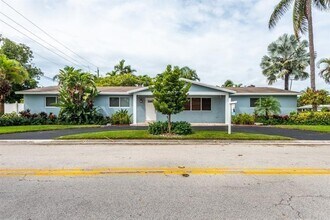 Building Photo - 818 N 12th Ave