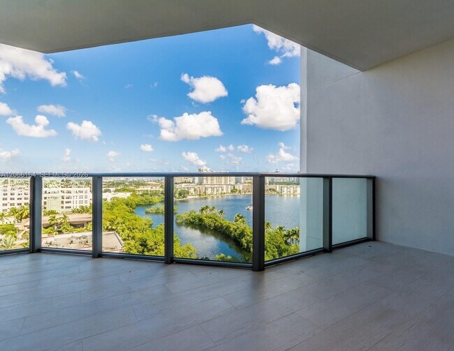Foto del edificio - 17301 Biscayne Blvd