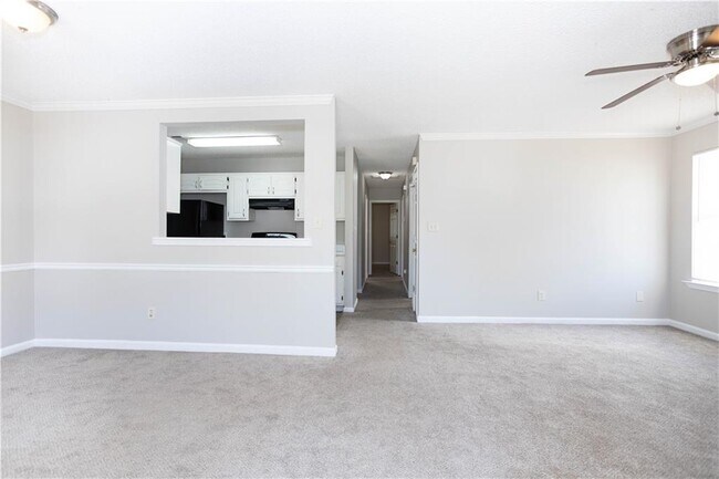 Building Photo - 1353 N Hampton Dr