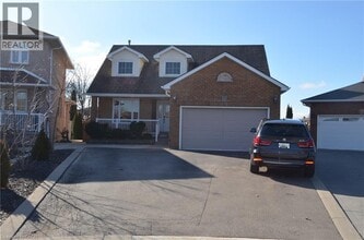 Building Photo - 10 Erminia Ct