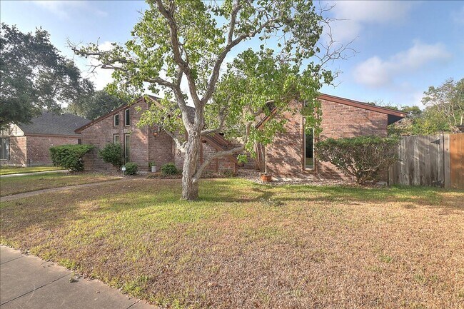 Building Photo - 5530 Tahoe Cir