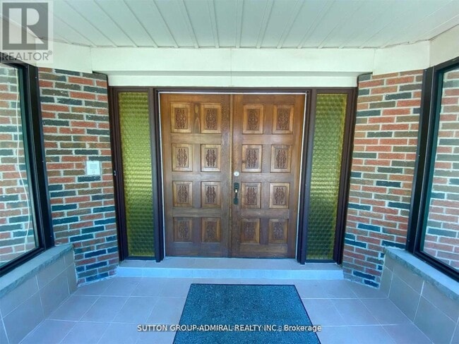 Building Photo - 10623 Clarkway Dr