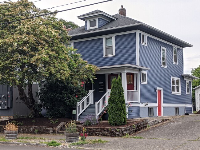 Building Photo - 4122 SE 26th Ave